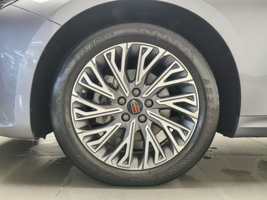 Hongqi H5 II Москва  - изображение 24