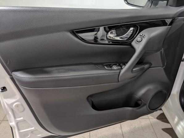 Nissan Qashqai II с пробегом 2017 года, цена 1 990 000 рублей, 86950 км, внедорожник, Автокод Объявления