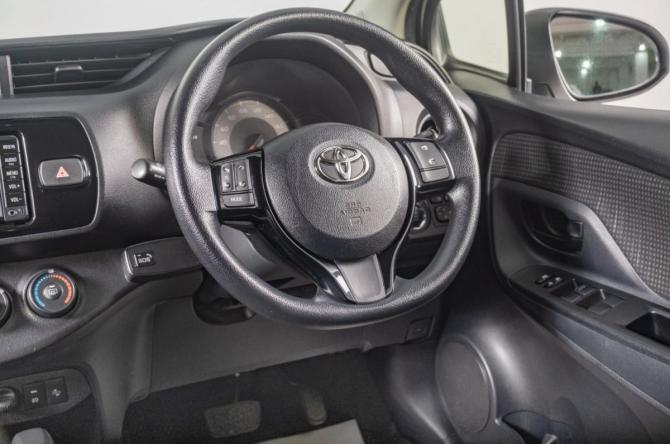 Toyota Vitz III (XP130) Рестайлинг 2 с пробегом 2017 года, цена 1 059 000 рублей, 105000 км, хэтчбек, Автокод Объявления