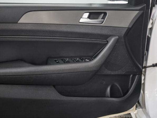 Hyundai Sonata VII (LF) Рестайлинг с пробегом 2018 года, цена 1 599 000 рублей, 174835 км, седан, Автокод Объявления