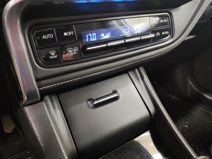 Toyota Corolla XI (E160 E170 E180) Рестайлинг 1 Набережные Челны  - изображение 12
