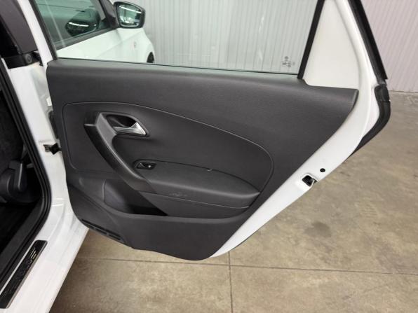 Volkswagen Polo V с пробегом 2014 года, цена 837 000 рублей, 182289 км, седан, Автокод Объявления