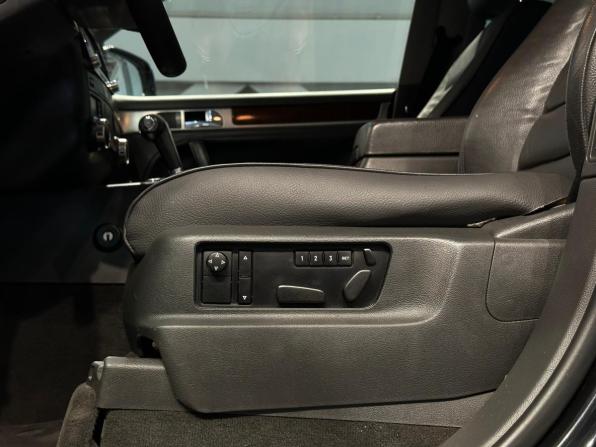 Volkswagen Touareg I Рестайлинг с пробегом 2006 года, цена 755 000 рублей, 247502 км, внедорожник, Автокод Объявления