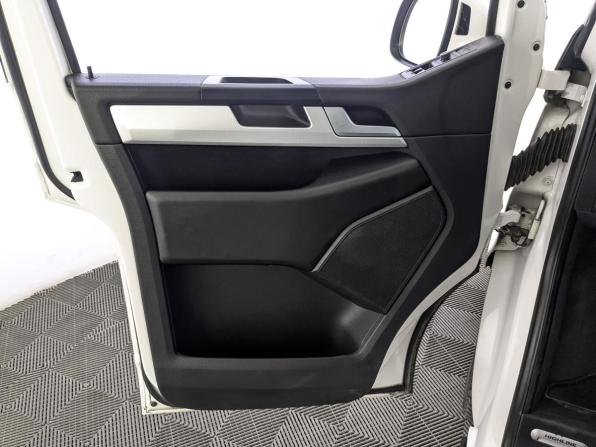 Volkswagen Multivan T6 с пробегом 2015 года, цена 3 630 000 рублей, 108299 км, минивэн, Автокод Объявления