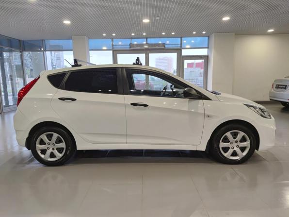 Hyundai Solaris I с пробегом 2013 года, цена 960 000 рублей, 64678 км, хэтчбек, Автокод Объявления