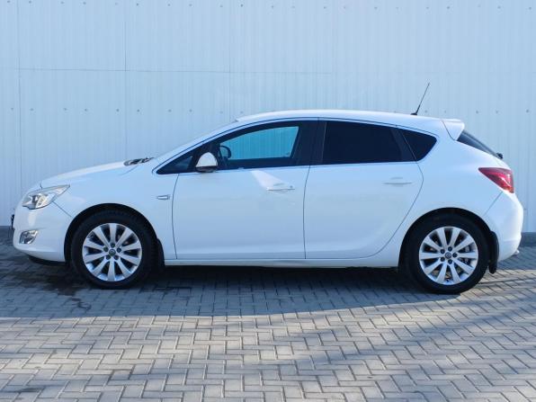 Opel Astra J с пробегом 2012 года, цена 849 000 рублей, 165450 км, хэтчбек, Автокод Объявления