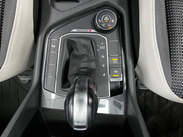 Volkswagen Tiguan II с пробегом 2019 года, цена 3 300 000 рублей, 32224 км, внедорожник, Автокод Объявления