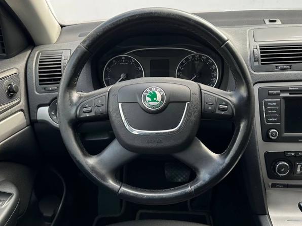 Skoda Octavia II (A5) Рестайлинг с пробегом 2012 года, цена 940 000 рублей, 164395 км, лифтбек, Автокод Объявления