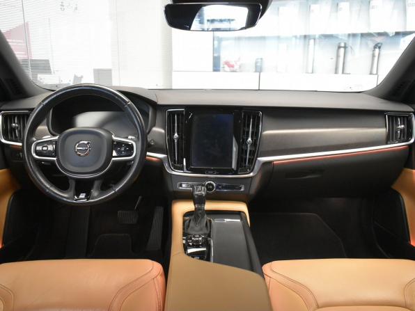 Volvo V90 Cross Country I с пробегом 2018 года, цена 2 890 000 рублей, 203699 км, универсал, Автокод Объявления
