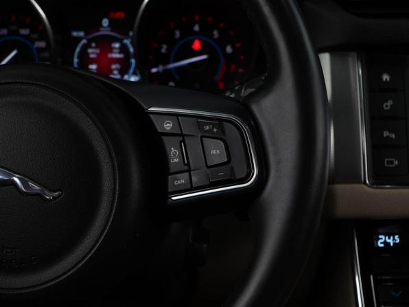 Jaguar XF II с пробегом 2016 года, цена 1 997 055 рублей, 199438 км, седан, Автокод Объявления