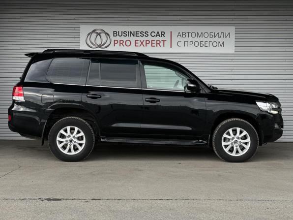 Toyota Land Cruiser 200 Series Рестайлинг 2 с пробегом 2017 года, цена 6 195 000 рублей, 165124 км, внедорожник, Автокод Объявления