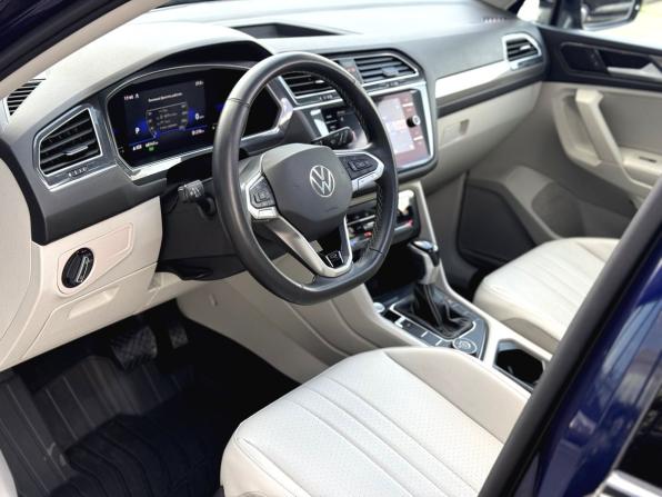 Volkswagen Tiguan II Рестайлинг с пробегом 2021 года, цена 3 690 000 рублей, 68148 км, внедорожник, Автокод Объявления