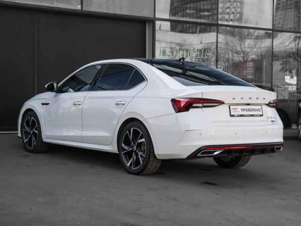 Skoda Octavia IV (A8) с пробегом 2023 года, цена 2 590 000 рублей, 46650 км, лифтбек, Автокод Объявления