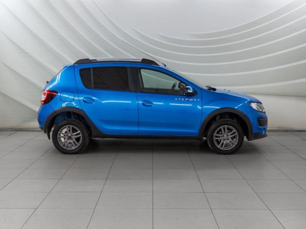 Renault Sandero II с пробегом 2015 года, цена 1 048 000 рублей, 75506 км, хэтчбек, Автокод Объявления