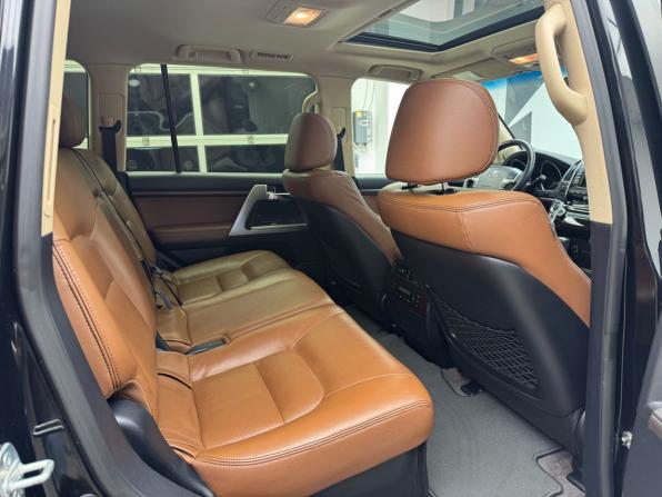 Toyota Land Cruiser 200 Series Рестайлинг 1 с пробегом 2014 года, цена 5 599 000 рублей, 180045 км, внедорожник, Автокод Объявления