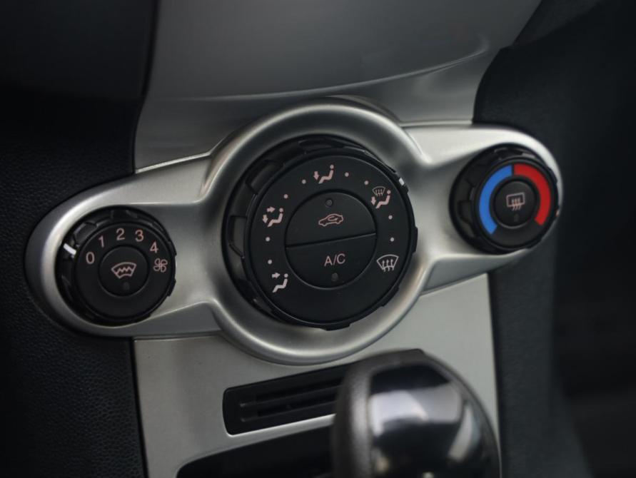 Ford Fiesta Mk6 Санкт-Петербург  - изображение 16