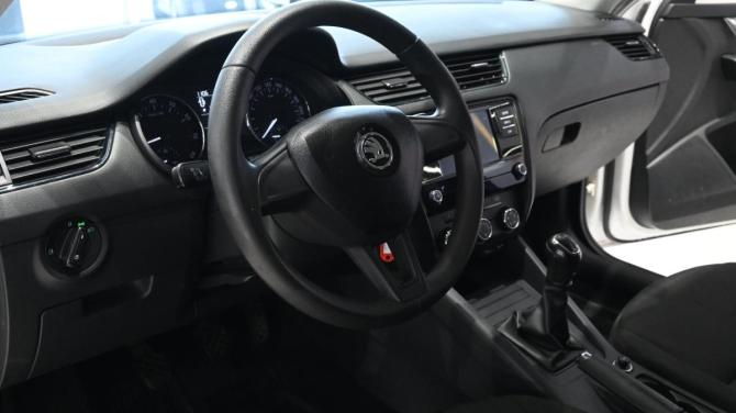 Skoda Octavia III (A7) Рестайлинг с пробегом 2017 года, цена 1 495 000 рублей, 128961 км, лифтбек, Автокод Объявления