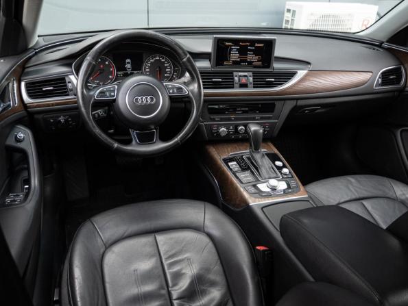 Audi A6 IV (C7) Рестайлинг с пробегом 2015 года, цена 1 700 000 рублей, 266175 км, седан, Автокод Объявления