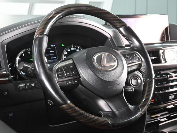 Lexus LX III Рестайлинг 2 с пробегом 2018 года, цена 9 799 000 рублей, 62769 км, внедорожник, Автокод Объявления