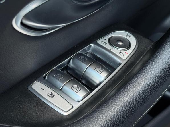 Mercedes-Benz E-Класс V (W213 S213 C238) Рестайлинг с пробегом 2022 года, цена 5 350 000 рублей, 22581 км, седан, Автокод Объявления