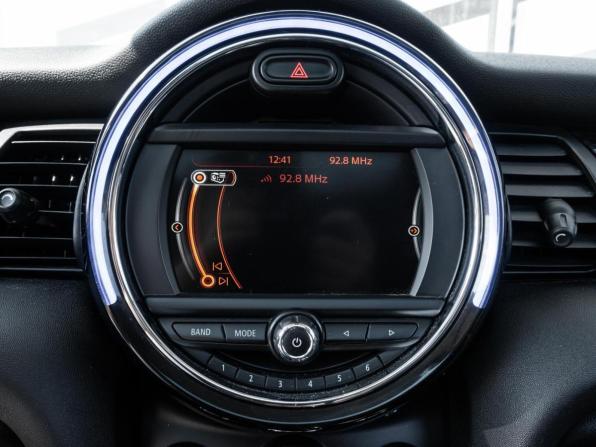 Mini Hatch III (F55/F56) с пробегом 2017 года, цена 1 960 000 рублей, 160231 км, хэтчбек, Автокод Объявления