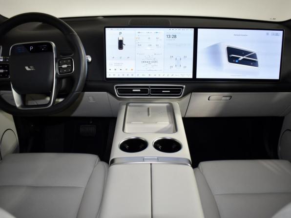 Li Auto (Lixiang) L9 I с пробегом 2022 года, цена 6 370 000 рублей, 35084 км, внедорожник, Автокод Объявления