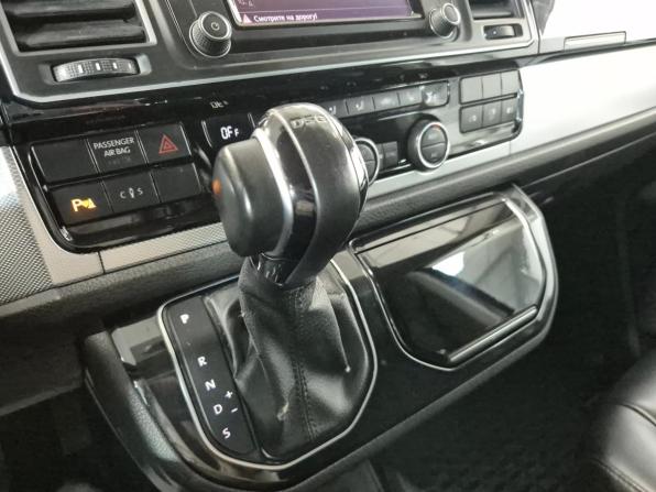 Volkswagen Multivan T6 с пробегом 2015 года, цена 2 980 000 рублей, 198850 км, минивэн, Автокод Объявления