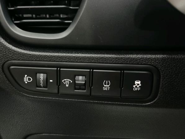 Kia Rio IV Рестайлинг с пробегом 2021 года, цена 1 529 000 рублей, 128897 км, хэтчбек, Автокод Объявления