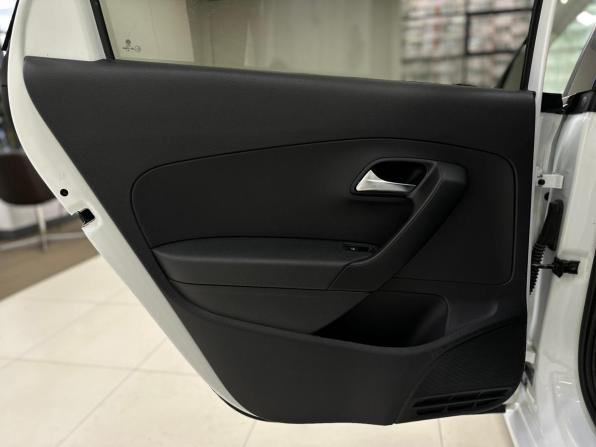 Volkswagen Polo V Рестайлинг с пробегом 2019 года, цена 1 390 000 рублей, 87974 км, седан, Автокод Объявления