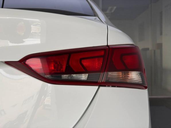 Hyundai Solaris II с пробегом 2018 года, цена 1 055 000 рублей, 190000 км, седан, Автокод Объявления