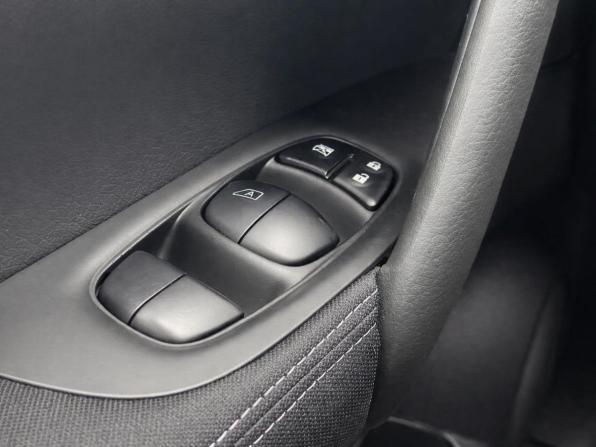Nissan Qashqai II с пробегом 2017 года, цена 1 877 000 рублей, 100509 км, внедорожник, Автокод Объявления