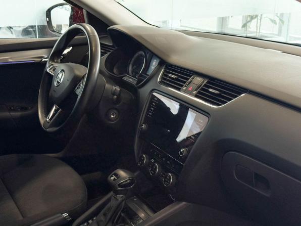 Skoda Octavia III (A7) Рестайлинг с пробегом 2018 года, цена 1 857 000 рублей, 110033 км, лифтбек, Автокод Объявления