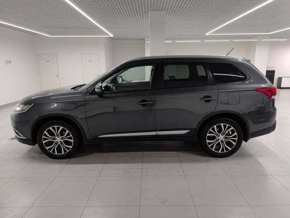 Mitsubishi Outlander III Рестайлинг 2 с пробегом 2016 года, цена 2 000 000 рублей, 178840 км, внедорожник, Автокод Объявления