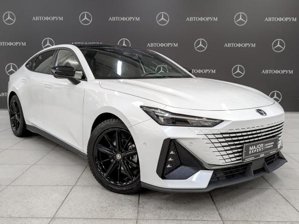 Changan UNI-V I с пробегом 2023 года, цена 2 050 000 рублей, 49510 км, лифтбек, Автокод Объявления