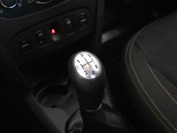 Renault Logan II с пробегом 2015 года, цена 399 000 рублей, 305907 км, седан, Автокод Объявления