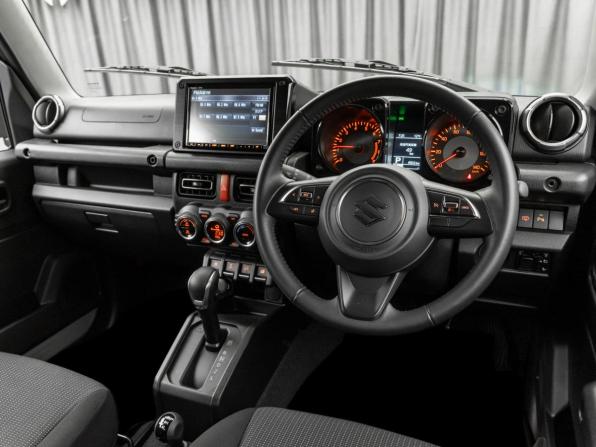 Suzuki Jimny IV с пробегом 2025 года, цена 2 750 000 рублей, 6503 км, внедорожник, Автокод Объявления