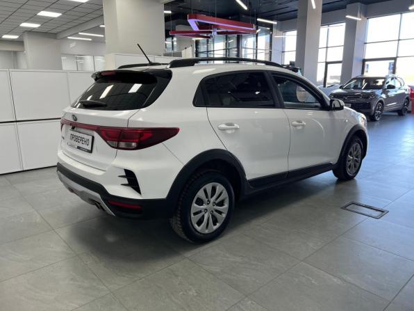 Kia Rio IV Рестайлинг с пробегом 2021 года, цена 1 640 000 рублей, 75000 км, хэтчбек, Автокод Объявления
