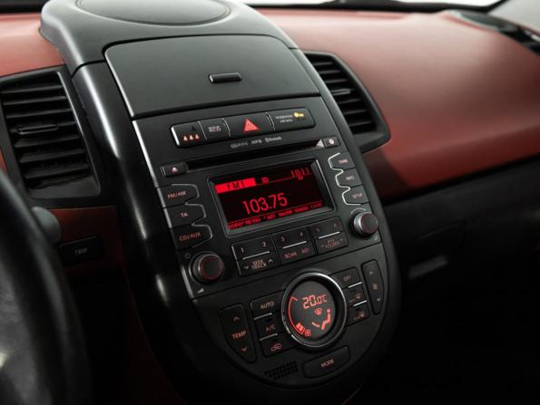 Kia Soul I Рестайлинг с пробегом 2012 года, цена 899 700 рублей, 138323 км, хэтчбек, Автокод Объявления