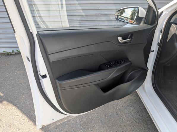 Hyundai Solaris II Рестайлинг с пробегом 2022 года, цена 1 635 000 рублей, 87845 км, седан, Автокод Объявления