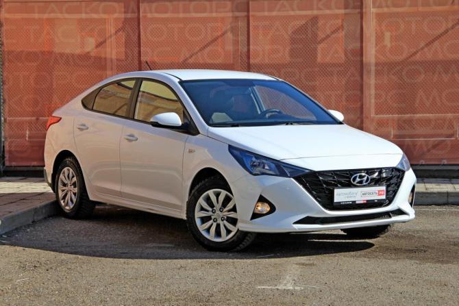 Hyundai Solaris II Рестайлинг с пробегом 2022 года, цена 1 705 000 рублей, 50893 км, седан, Автокод Объявления