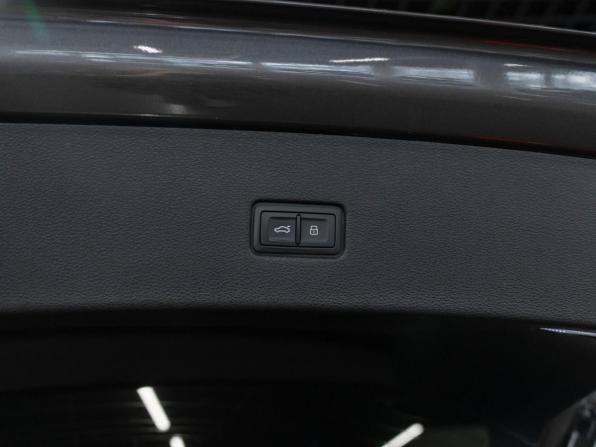 Audi Q8 I (4M) с пробегом 2018 года, цена 4 880 000 рублей, 150124 км, внедорожник, Автокод Объявления