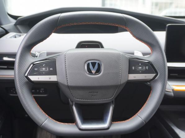 Changan UNI-V I с пробегом 2023 года, цена 2 293 000 рублей, 65400 км, лифтбек, Автокод Объявления