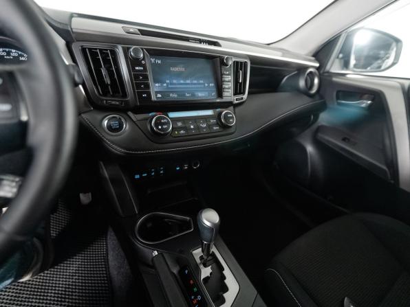 Toyota RAV4 IV (XA40) Рестайлинг с пробегом 2019 года, цена 2 550 000 рублей, 134623 км, внедорожник, Автокод Объявления