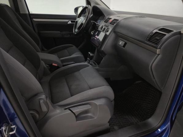 Volkswagen Touran I Рестайлинг с пробегом 2009 года, цена 680 000 рублей, 228720 км, компактвэн, Автокод Объявления
