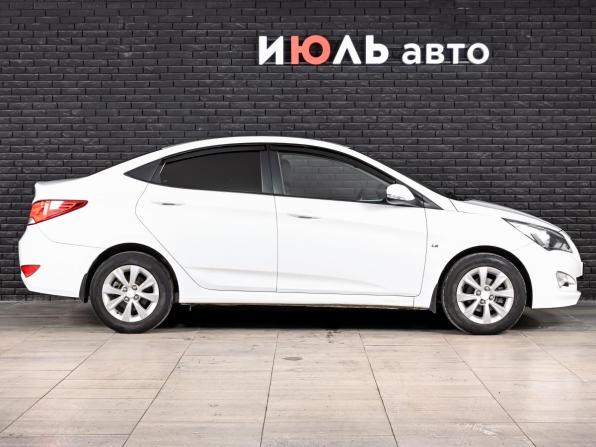 Hyundai Solaris I с пробегом 2014 года, цена 1 040 000 рублей, 196772 км, седан, Автокод Объявления