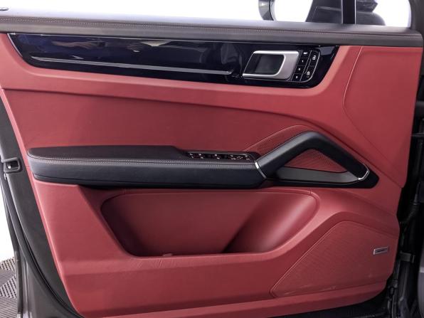 Porsche Cayenne III с пробегом 2019 года, цена 7 382 500 рублей, 106500 км, внедорожник, Автокод Объявления
