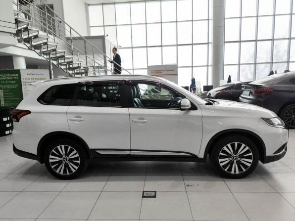 Mitsubishi Outlander III Рестайлинг 3 с пробегом 2018 года, цена 2 450 000 рублей, 75782 км, внедорожник, Автокод Объявления