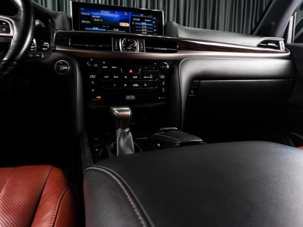 Lexus LX III Рестайлинг 2 с пробегом 2019 года, цена 9 899 000 рублей, 78237 км, внедорожник, Автокод Объявления
