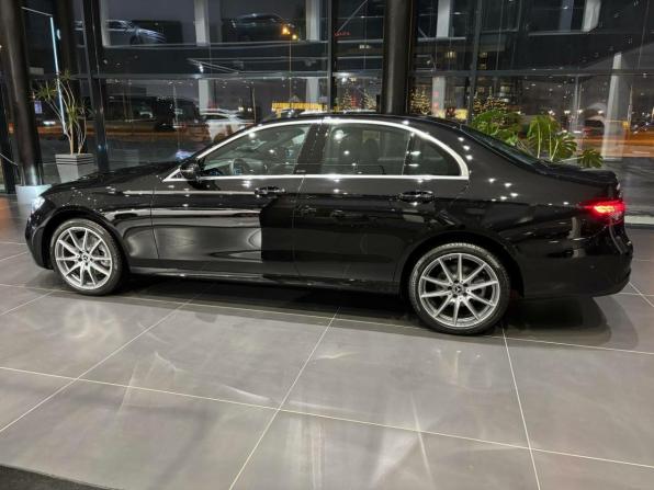 Mercedes-Benz E-Класс V (W213 S213 C238) Рестайлинг с пробегом 2024 года, цена 9 600 000 рублей, 1 км, седан, Автокод Объявления