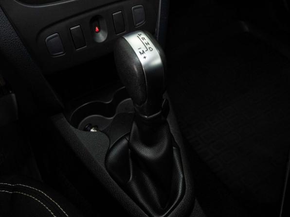 Renault Logan II Рестайлинг с пробегом 2022 года, цена 1 262 000 рублей, 109156 км, седан, Автокод Объявления